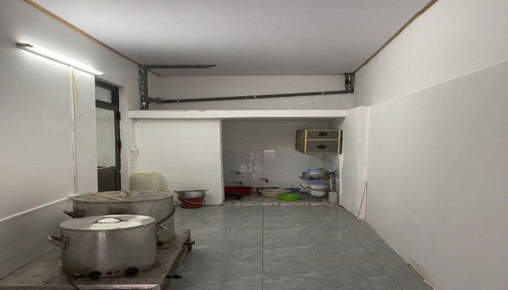 Cho thuê MBKD hàng ăn + ở lại được Văn Quán, Hà Đông, ô tô tránh, vỉa hè rộng chỉ 4 Triệu